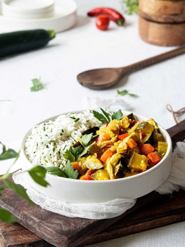 krůtí nudličky s cuketou