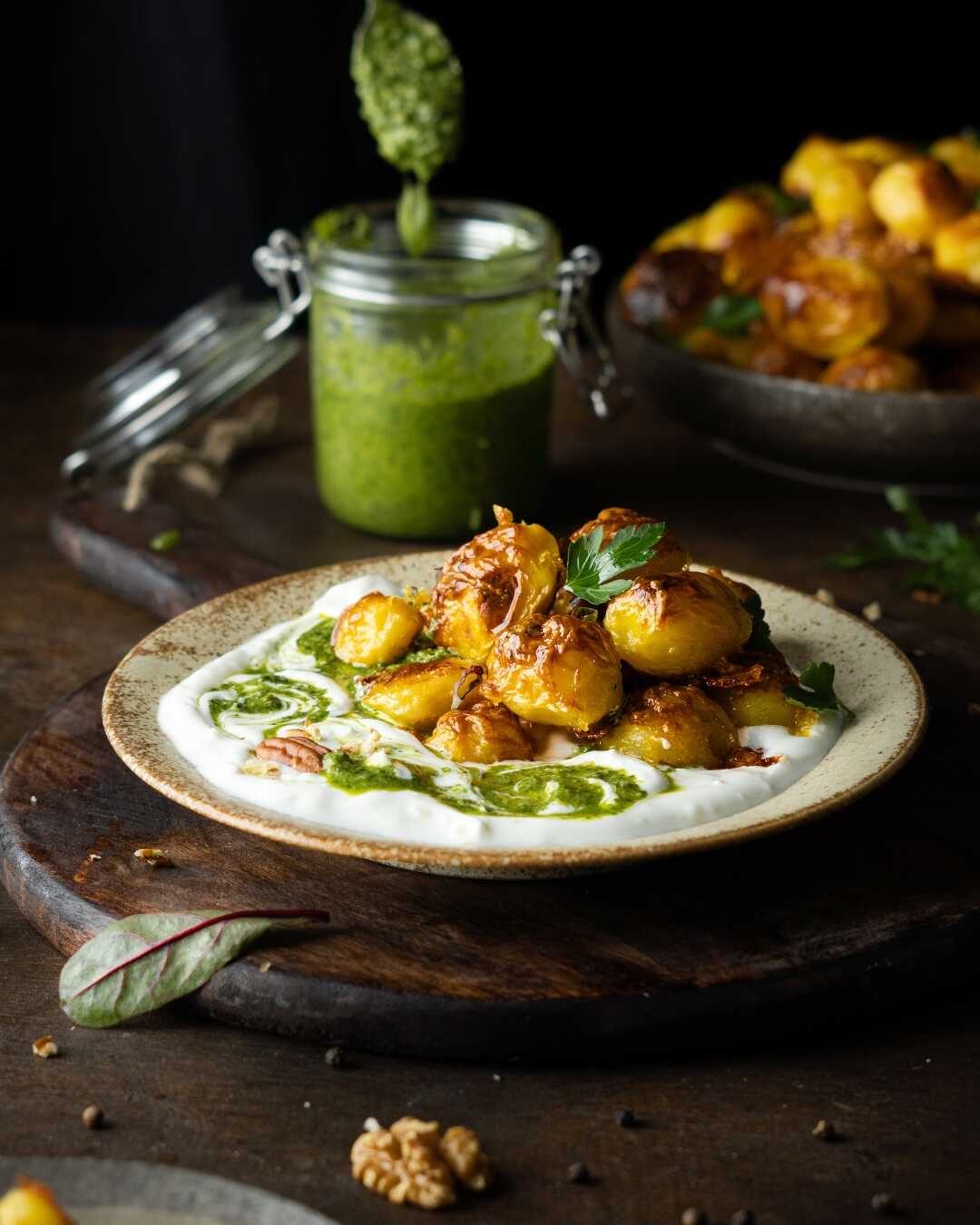 pecene-brambory-cheddar-pesto